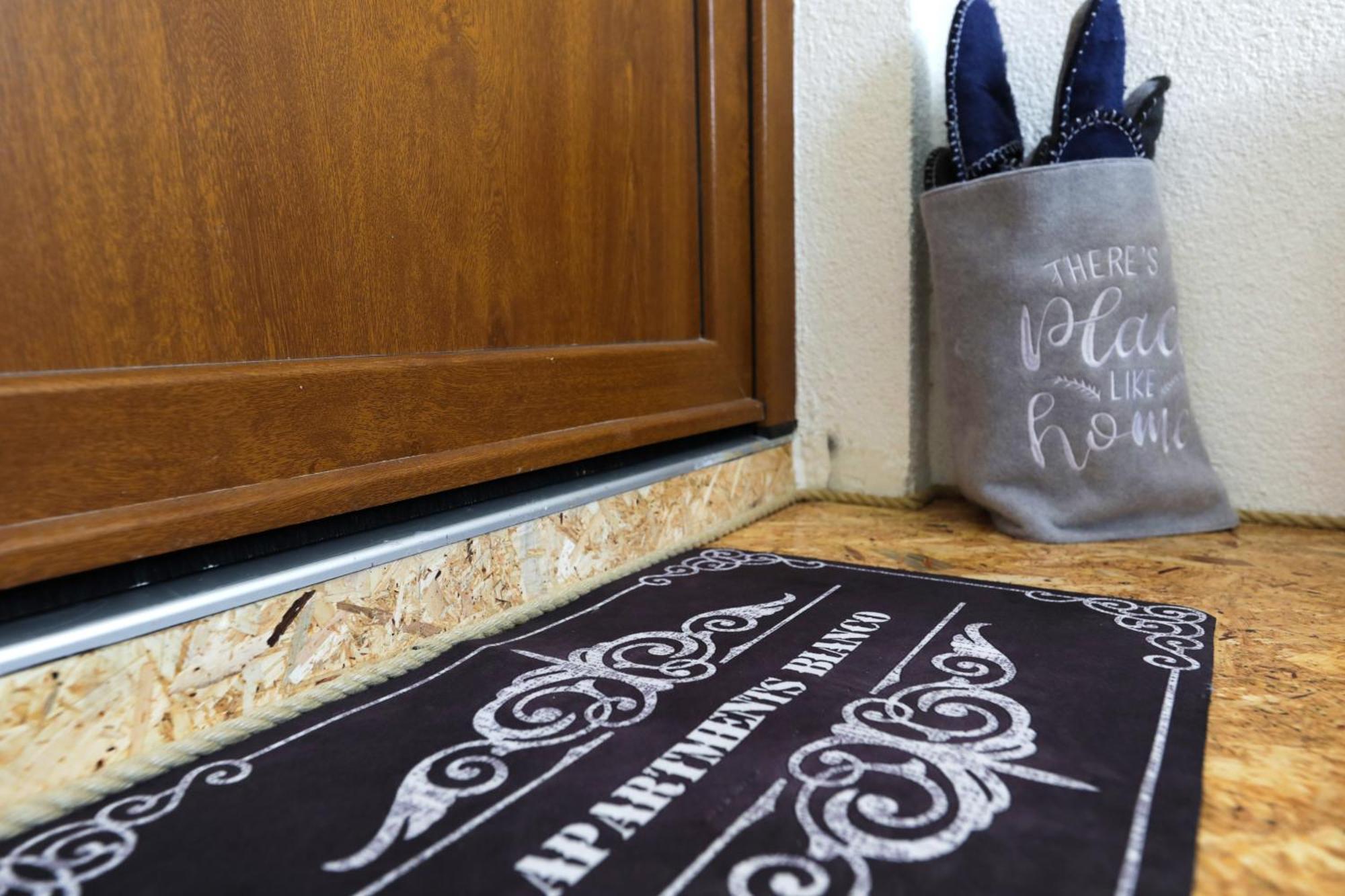4-Star Apartments Bianco Kaštela エクステリア 写真